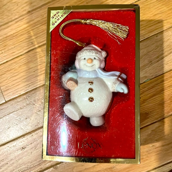 Lenox porcelain china collectible snowman ornament. NIB 3rd in series. Adorable! - Picture 10 of 10